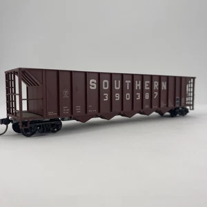 HO SOUTHERN Roundhouse 5 Bay Rapid Discharge Hopper #390387 Ships Fast - Picture 1 of 11