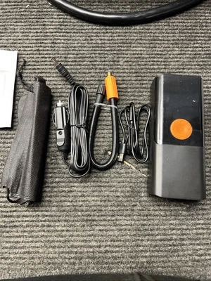 Nuevo compresor de aire eléctrico digital/compresor de aire para automóvil con manómetro Foto 1 de 4