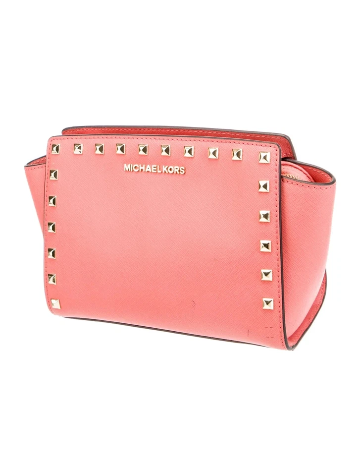 Сумочка женская Michael Kors Minaudière розовая кожаная с заклепками акцент топ на молнии - Изображение 1 из 4