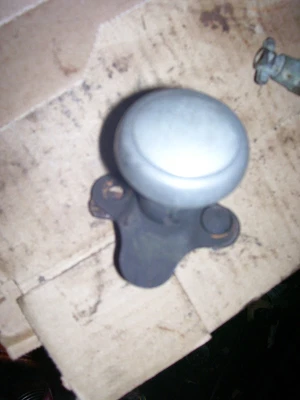 TRACTOR DE GAS MASSEY HARRIS 44 DE COLECCIÓN - PERILLA DEL VOLANTE - 1950 Foto 1 de 2