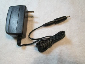 ICOM IC-W32 IC-W32A CP12L IC-T2H ID-31A ID-51A Power Adapter Charger - Picture 1 of 3