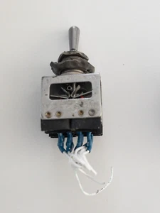 Microswitch 66AT23-7 Kippschalter An-Aus-An -Toggle switch ON-Off-ON (3) - Bild 1 von 1