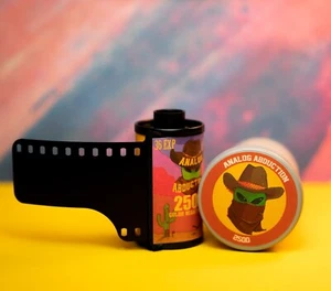 Kodak 250D VISION3 5207, 35mm-36Exp, DX Coded, ECN-2 Cine Color Negative Film - Picture 1 of 7