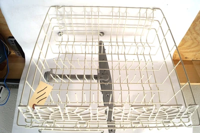 Frigidaire Electrolux FFBD2411NS6B 洗碗机 上架 带喷雾臂 ATC2 — 第 1/4 张图片