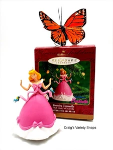 DISNEY HALLMARK Dressing CINDERELLA Ornament - Bild 1 von 12