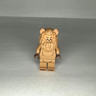 Lego Cowardly Lion The LEGO Movie 2 series Minifigure 71023 - Image 1 of 4