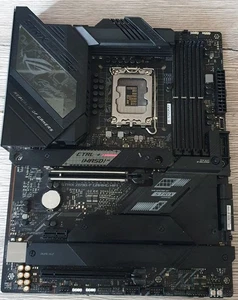 ASUS ROG Strix Z690-E Gaming WiFi LGA 1700 ATX Intel Motherboard - Afbeelding 1 van 3