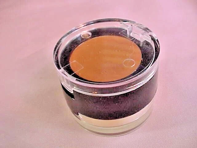 Corrector cremoso Bobbie Brown y probador de polvo suelto/muestra Foto 1 de 4