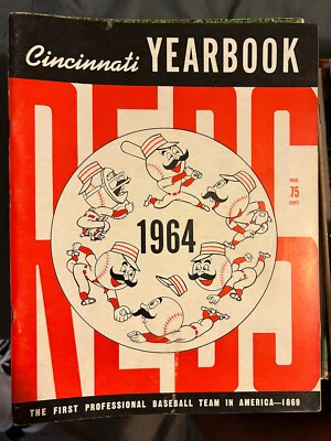 1964 CINCINNATI REDS Reds Official Yearbook PETE ROSE Frank ROBINSON Vada PINSON - Image 1 of 4
