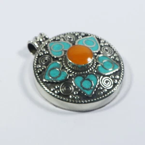 Yellow Amber Pendant Tibetan Silver Pendant Handmade Round Boho Jewelry - Foto 1 di 7