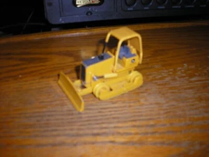 Vintage Die Cast 1/64 ? 3 1/4" John Deere Construction Bulldozer w ISSUE Free SH - Picture 1 of 5