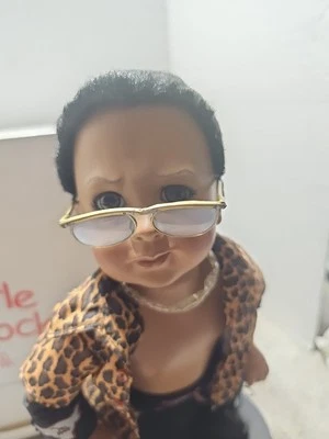 👀 De colección 2002 Danbury Como Nuevo WWE The Rock Posable "Little Rock" con Certificado de Autenticidad 👀 Foto 1 de 4