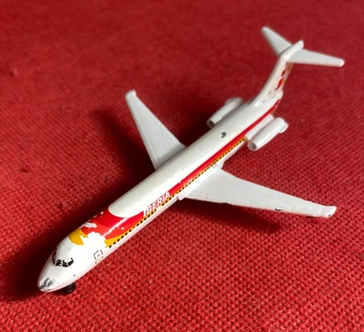 MAJORETTE Modellino Aereo IBERIA DOUGLAS McDonnell 80 Metallo 1:600 circa - Immagine 1 di 3