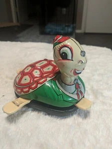 Vintage Wind Up Tin Toy Turtle Litho Graphics - Mikuni Made in Japan - Picture 1 of 7