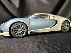 AUTOart Bugatti EB 16.4 Veyron 1:12 Scale Inv. #3558 - Picture 1 of 9