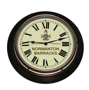 Sherwood Foresters, Normanton Barracks Derby, Souvenir Vintage Style Wanduhr. - Bild 1 von 2