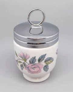 "Tapa de porcelana Egg Coddler Royal Worcester 3 1/2"" rosas desayuno suave hervido" - Imagen 1 de 7