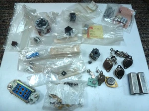 GPO STROWGER VARIOS COMPONENTES ELECTRÓNICOS VER PIX. - Imagen 1 de 1