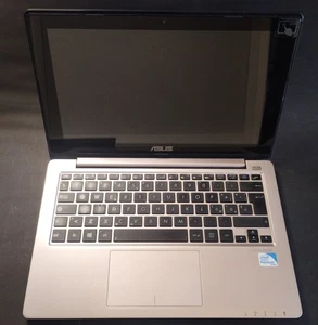Asus S200E PC Notebook  11.6" Touchscreen Webcam WiFi Bluetooth Win 8 Leggere! - Foto 1 di 22