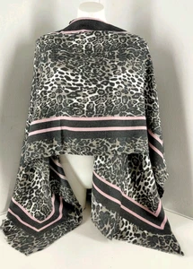 Accessory St. New York Grey, White, Pink Aniamal Print Wrap. One Size - Picture 1 of 11