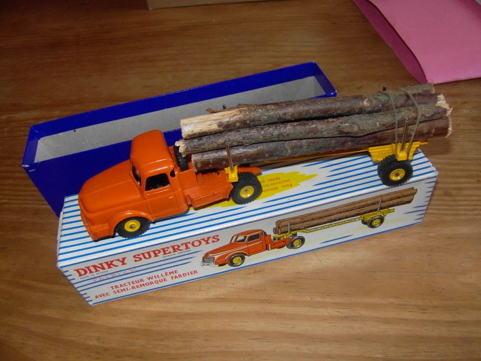 Tracteur WILLEME avec remorque fardier - Photo 1/1