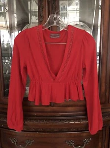 Urban Outfitters Red Peasant L/S Cropped Shirt Blouse Size XS V-neck - Picture 1 of 4