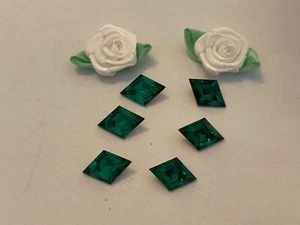 Swarovski #4710 Vintage 13x8.5mm Emerald colour Kite rhinestone Pack of 6 - Picture 1 of 4