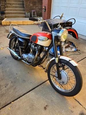 1966 Triumph Thunderbird  - Image 1 of 4