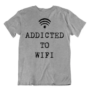 Maglietta Addicted To Wifi T-shirt Coder Codificatore Linguaggio di Programmazione - Foto 1 di 8