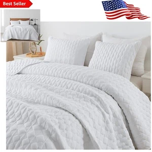 Luxurious King Size Bedding Set with Quilt and Pillow Shams - All-Season Comfort - Picture 1 of 9