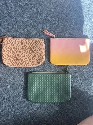 ISPY make up cosmetic zipper up bags 3 In The Lot - Image 1 of 3