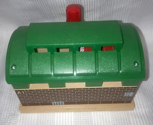 World 33574 - Train Garage Tunnel Opening Door Wooden Toy Train Accessory - Picture 1 of 7