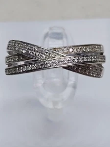Anillo cruzado de diamantes de oro blanco de 9kt talla N1/2 (2,86 g) - Imagen 1 de 11
