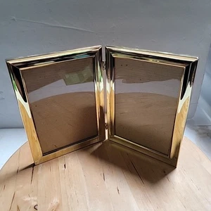 VINTAGE Metal Frame TWO PHOTO BI-FOLD HINGED GOLD TONE BRASS 4.5x6.5 PICTURE - Picture 1 of 8