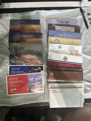 Lot Of 18 Mixed US UNC Mint Sets Mixed Years! Modern&Older, 1996W Dime Inc. - Image 1 of 4