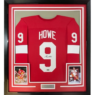 Jersey automático láser reimpresión roja Gordie Howe 33x42 autografiado facsímil enmarcado Foto 1 de 2