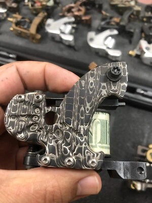 Máquina de tatuaje Aaron Cain personalizada Paul Rogers Black Widow Tribute Foto 1 de 4