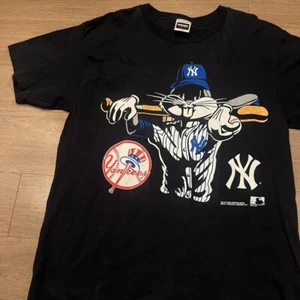 Bugs Bunny New York Yankees looney tunes short sleeve shirt KV30471 - Picture 1 of 2