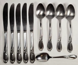 Lot of 10 International Flatware Knives Teaspoon Tablespoons Replacements - Picture 1 of 5