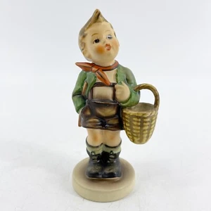 VINTAGE Goebel Hummel Figurina RAGAZZO DEL VILLAGGIO #51 2/0 TMK-4 1961 5,5" Alta - Foto 1 di 9