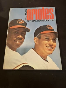 Anuario de béisbol 1968 de los Orioles de Baltimore Jim Palmer Brooks y Frank Robinson - Imagen 1 de 2
