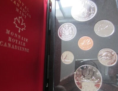 1975 Canada Double Dollar Set. 7 Coins Cent to Silver Dollar Mint Set. - Image 1 of 4