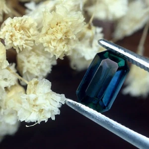 Certified 0.98ct Natural Unheated Flawless Teal Sapphire IF Clarity Emerald Cut - Picture 1 of 2