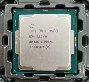 Intel Xeon E3-1225 V6 LGA-1151 CPU Processor 3.30 GHz 4-Core 8MB 73W GPU P630 - Picture 1 of 2