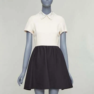 VALENTINO Crema Negro Plata Tachonado Cuero Cuello Bicolor Vestido de Cóctel Foto 1 de 4