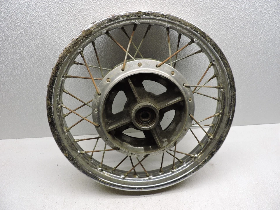 Rueda trasera Yamaha YD3 YD-3 250 1962 18" C15 Foto 1 de 4