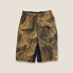 Nike Boy’s Dri-Fit Legacy All Over Training Shorts Black Gold L - Picture 1 of 2