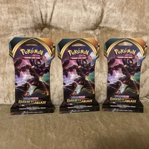 X3 Darkness Ablaze Sleeved Booster Packs Pokémon Karten TCG Neu Sealed 2020 - Bild 1 von 2
