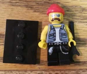 LEGO Minifigure Series 10 Motorcycle Mechanic - Picture 1 of 1