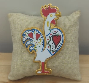 Vintage Ceramic Rooster Brooch Pin 1970's Gold Tone Signed "U". 3" - Picture 1 of 7